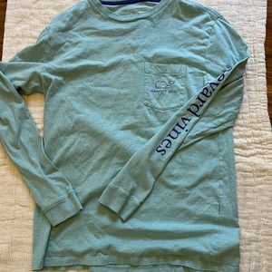 Men’s Vineyard Vines long sleeve T. Light blueish green.
